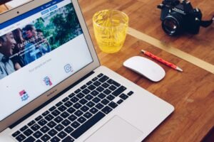 Read more about the article Facebook Ads: 8 Powerful Ways to Maximize ROI with Ads